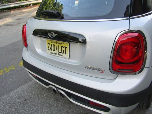 Used 2017 MINI Cooper S FWD image 9