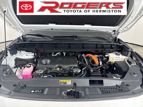 Used 2023 Toyota Highlander XLE AWD/4WD image 1