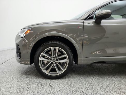 Used 2025 Audi Q3 2.0T Premium w/ Convenience Package AWD/4WD image 30