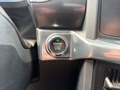 Used 2021 Ford F150 Lariat AWD/4WD image 13