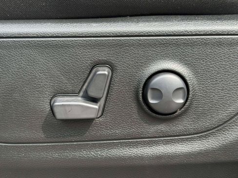Used 2023 RAM 1500 Big Horn AWD/4WD image 18