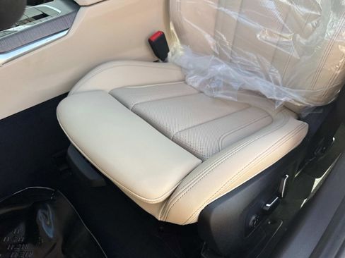 New 2025 BMW 330i xDrive Sedan w/ Premium Package image 20