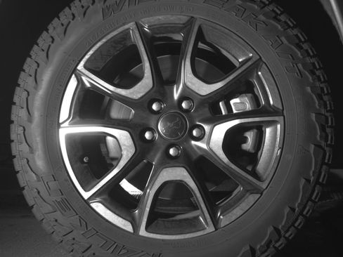 Used 2025 Jeep Compass Trailhawk AWD/4WD image 13