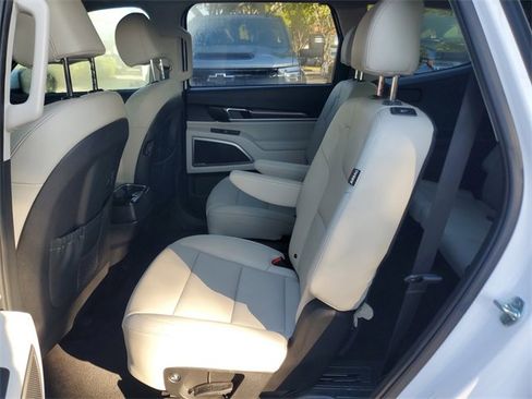 Used 2023 Kia Telluride S w/ S Sunroof Package image 10