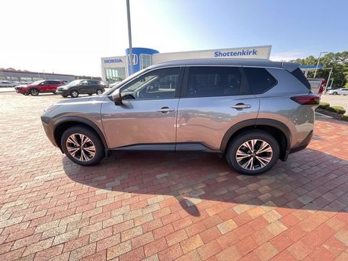 Used 2022 Nissan Rogue SV w/ SV Premium Package AWD/4WD image 28