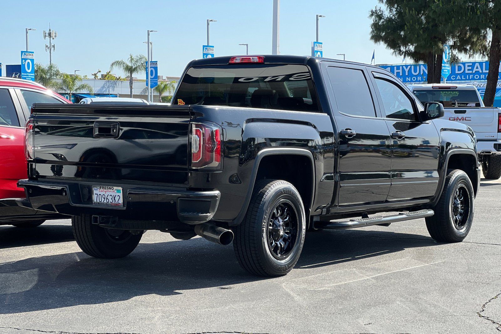 Used 2018 GMC Sierra 1500 SLT w/ All Terrain Package AWD/4WD image 4