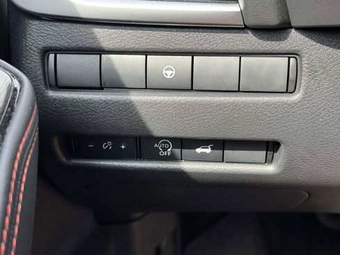 Used 2025 Nissan Rogue SV image 19