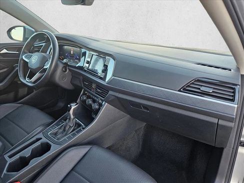 Used 2024 Volkswagen Jetta SE image 20