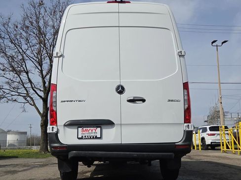 Used 2024 Mercedes-Benz Sprinter 2500 w/ Acoustic Package image 12