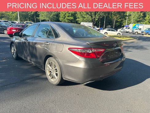 Used 2017 Toyota Camry SE FWD image 3