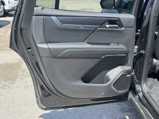 Used 2026 GMC Acadia Elevation w/ Elevation Premium Package FWD image 35