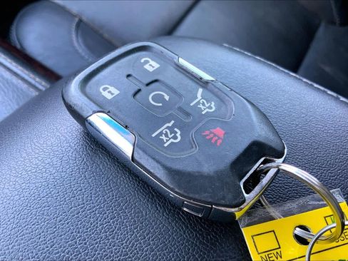 Used 2019 GMC Yukon XL SLT w/ Open Road Package AWD/4WD image 15