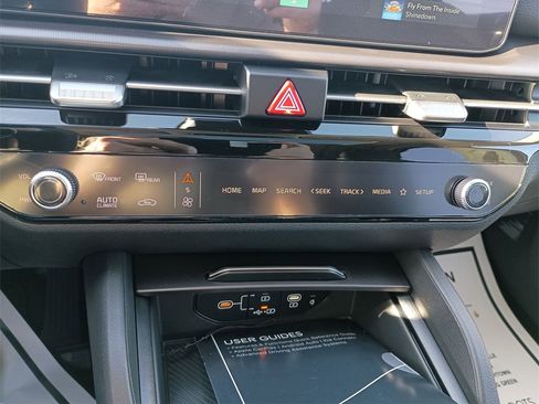 New 2026 Kia Sportage EX w/ EX Panoramic Sunroof Package image 22