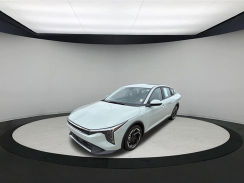 Used 2025 Kia K4 EX FWD image 3