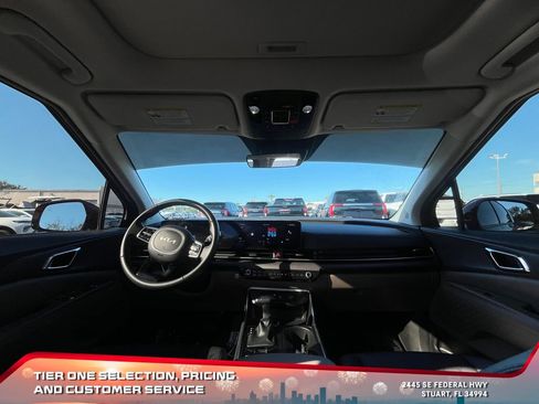Used 2025 Kia Carnival SX image 15