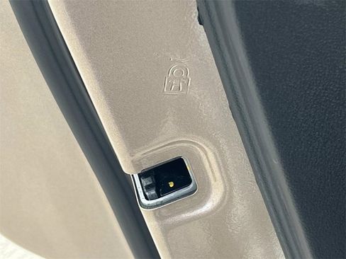 Used 2020 Ford Escape SE image 14