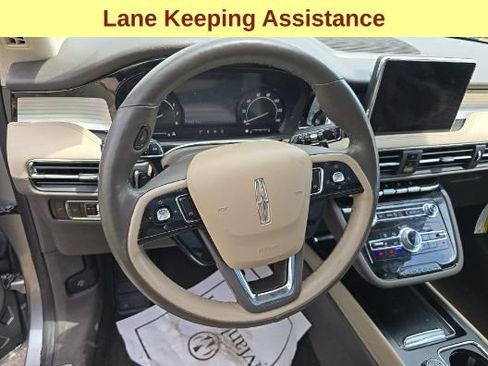 Used 2022 Lincoln Corsair AWD w/ Premium Package image 10