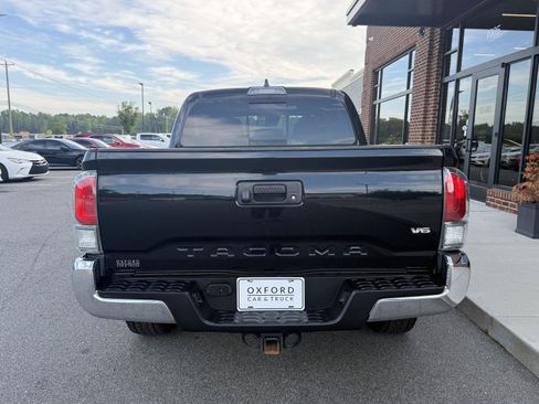 Used 2020 Toyota Tacoma TRD Off-Road AWD/4WD image 31