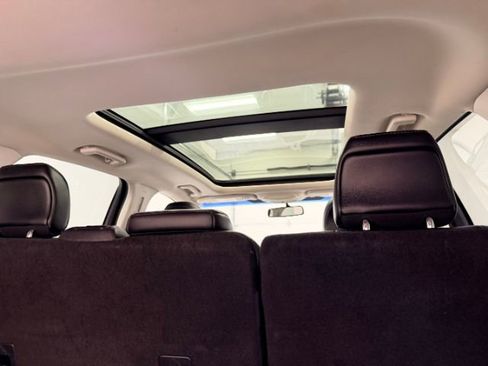 Used 2018 Ford Edge Titanium w/ Technology Package image 45