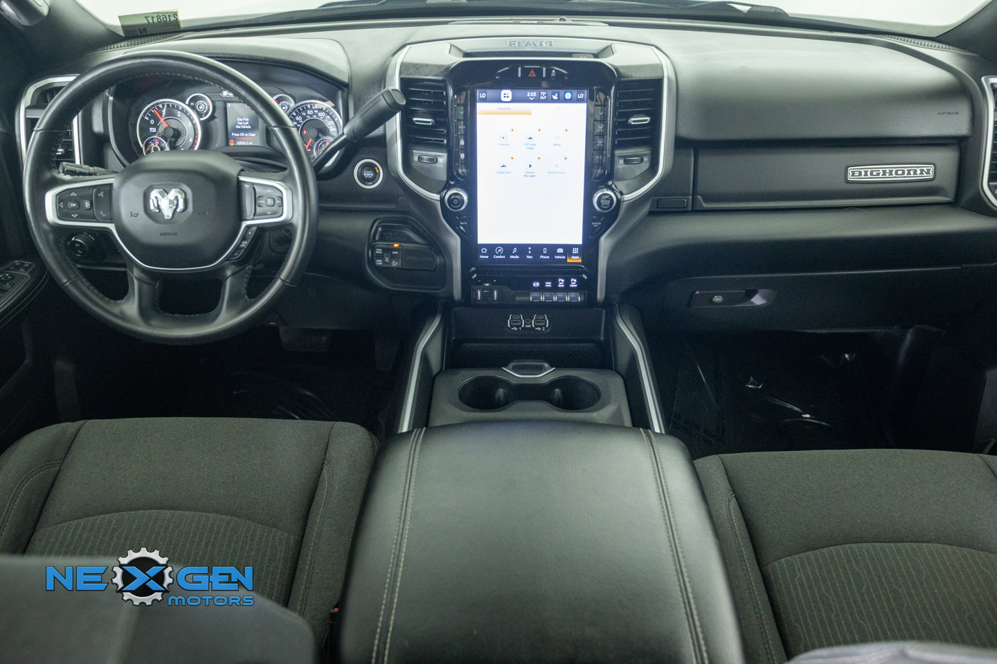 Used 2024 RAM 2500 Big Horn w/ Night Edition AWD/4WD image 31