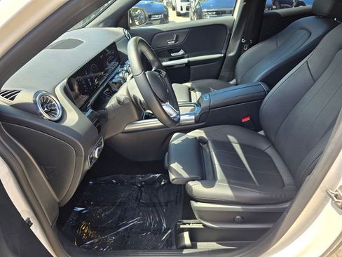 Used 2025 Mercedes-Benz GLA 250 image 16