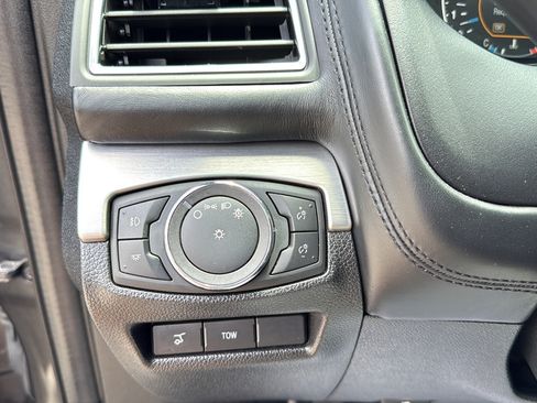 Used 2018 Ford Explorer Platinum AWD/4WD image 25
