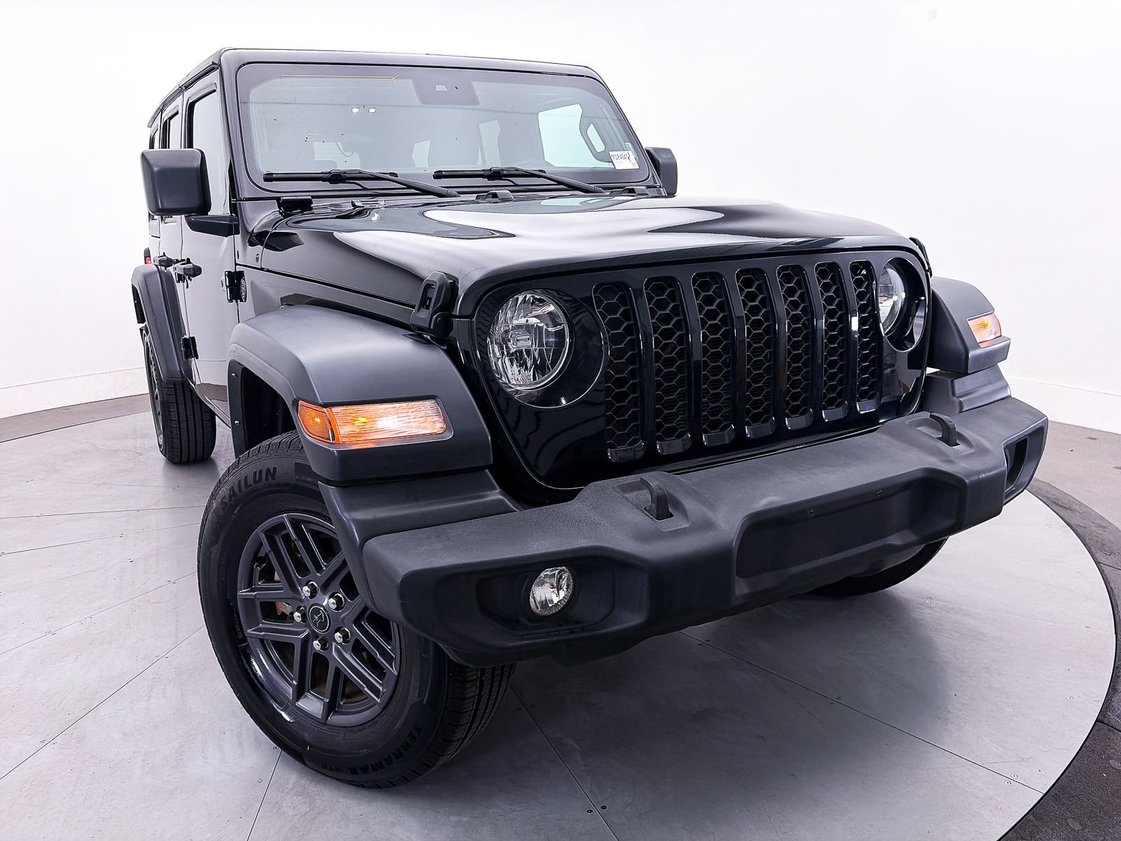 Used 2024 Jeep Wrangler Unlimited Sport AWD/4WD image 1
