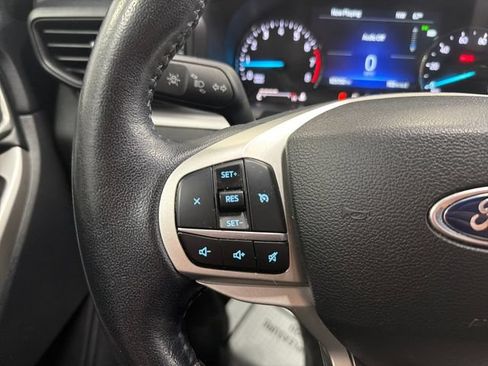 Used 2023 Ford Explorer XLT AWD/4WD image 27