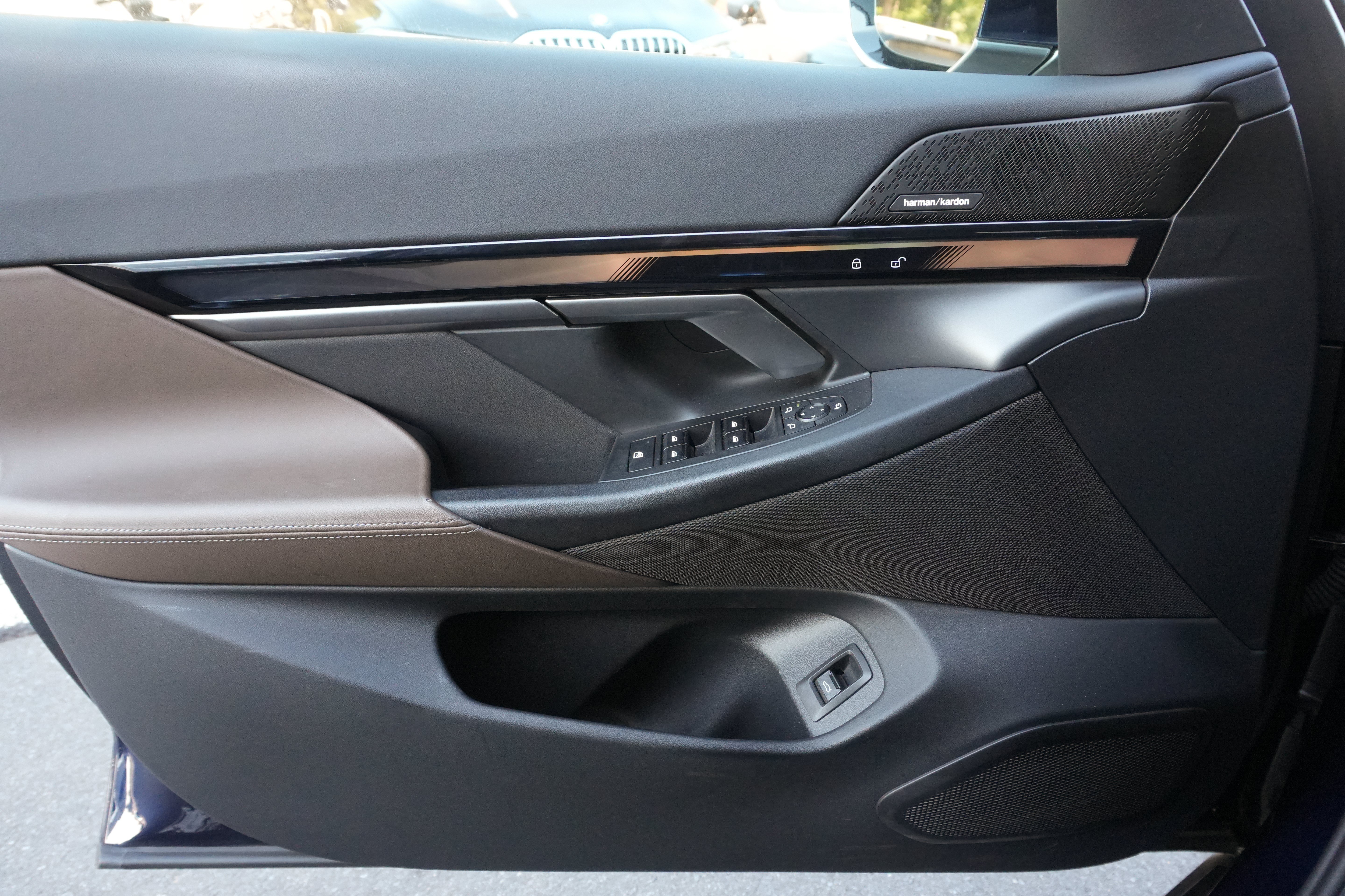 Certified 2024 BMW i5 eDrive40i w/ Premium Package RWD image 27