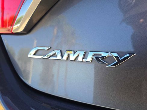 Used 2016 Toyota Camry SE image 14