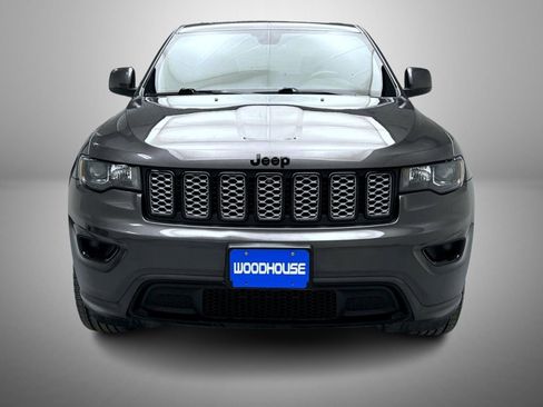 Used 2021 Jeep Grand Cherokee Laredo X image 2