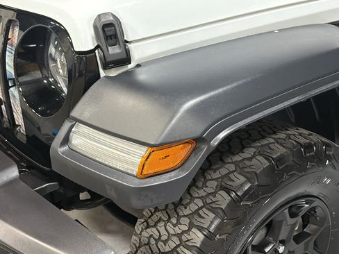 Used 2023 Jeep Wrangler Unlimited w/ Sun & Screen Package AWD/4WD image 7