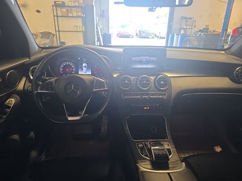 Used 2018 Mercedes-Benz GLC 300 image 4