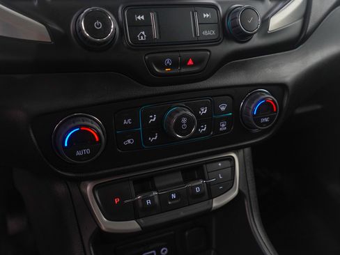 Used 2023 GMC Terrain SLT image 22