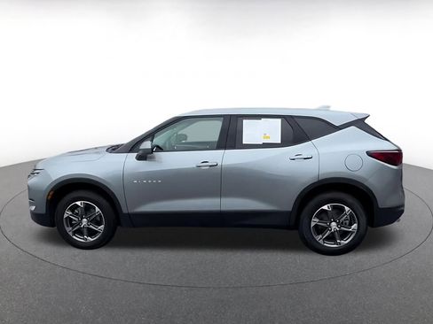 Used 2025 Chevrolet Blazer LT image 9