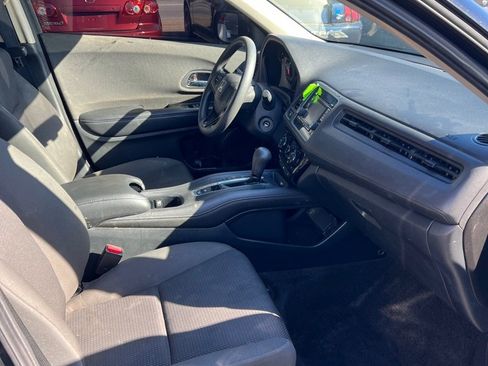 Used 2019 Honda HR-V LX image 4