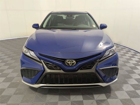 Used 2023 Toyota Camry XSE FWD image 3