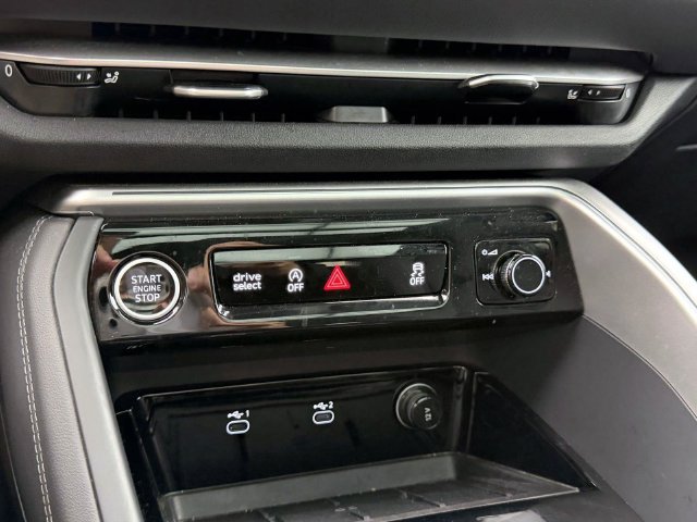 Used 2025 Audi Q5 Premium Plus w/ Premium Plus AWD/4WD image 28