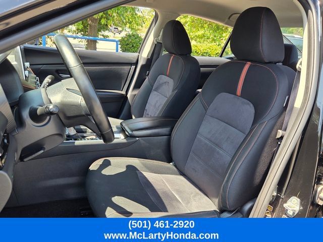Used 2025 Nissan Sentra SR FWD image 7