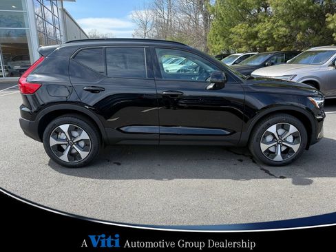 Used 2026 Volvo XC40 B5 Plus w/ Climate Package AWD/4WD image 9