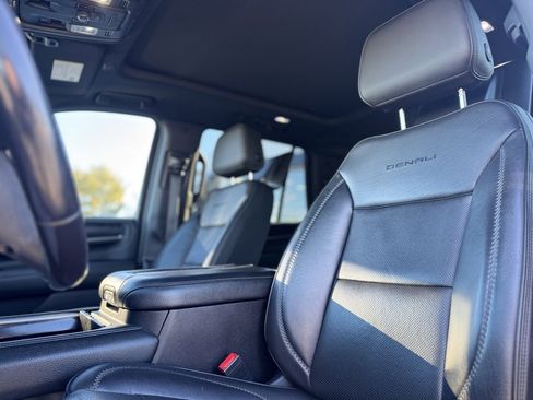 Used 2021 GMC Yukon Denali w/ Denali Ultimate Package image 17