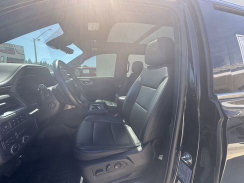 Used 2023 Chevrolet Suburban High Country AWD/4WD image 7