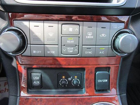 Used 2013 Toyota Highlander Limited image 11