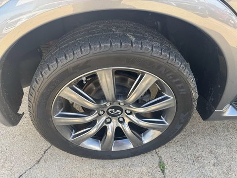Used 2017 INFINITI QX80 Signature Edition RWD image 11