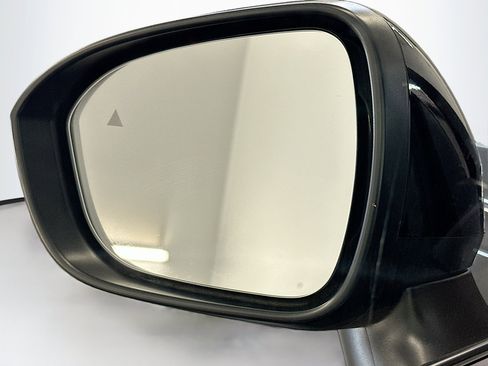 Used 2023 Nissan Rogue SV image 16