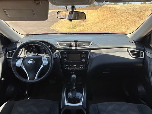 Used 2014 Nissan Rogue SV w/ SV Family Package FWD image 23