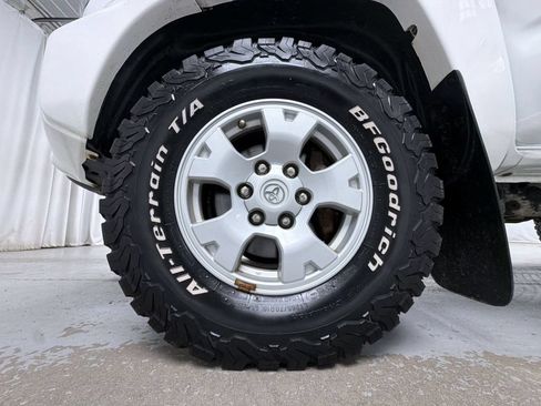 Used 2015 Toyota Tacoma 4x4 Double Cab w/ TRD Off-Road Package image 14