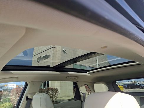 Certified 2021 Cadillac XT5 Premium Luxury image 17