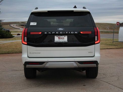 New 2025 Ford Expedition Max Platinum w/ Platinum Ultimate Package image 8