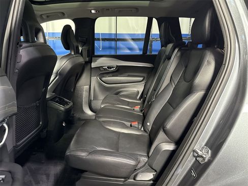 Used 2018 Volvo XC90 T5 Momentum w/ Convenience Package image 32